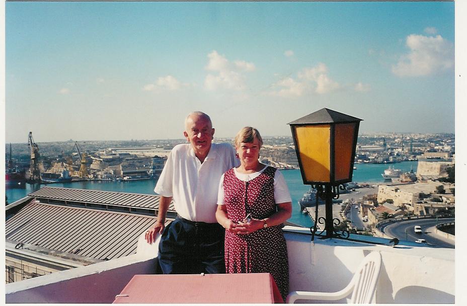 Malta-Rooftop.jpg (94285 bytes)